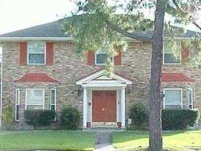 2754 Holiday Dr, New Orleans, LA, 70131