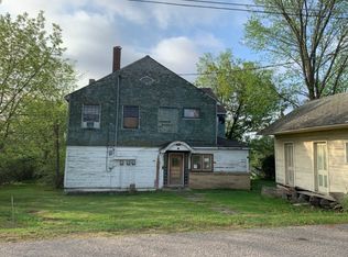 526 Saint Croix Dr, Winton, MN 55796