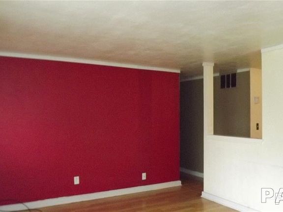 4th image of 625 E Wilson Ave