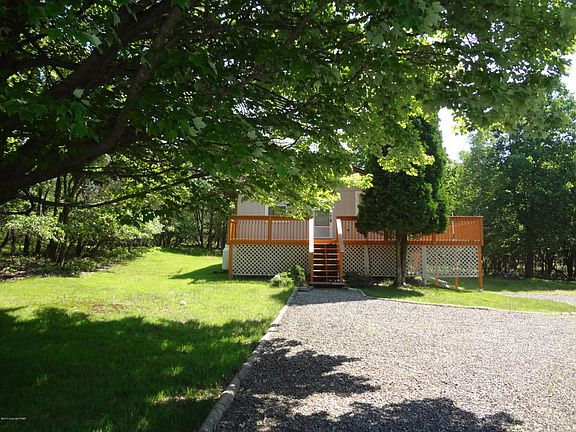 3rd image of 140 Elmwood Dr