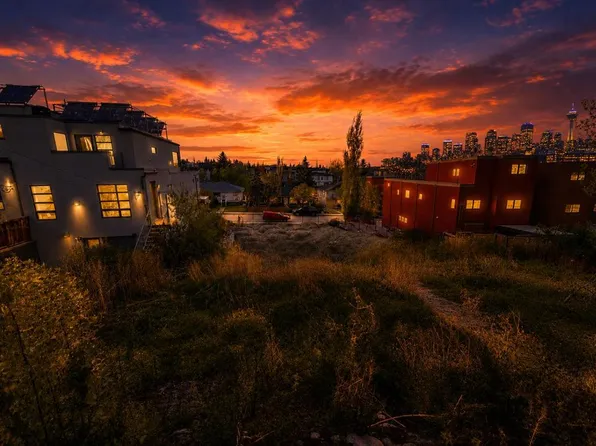 1933 28th Ave SW, Calgary, AB T2T 1K4