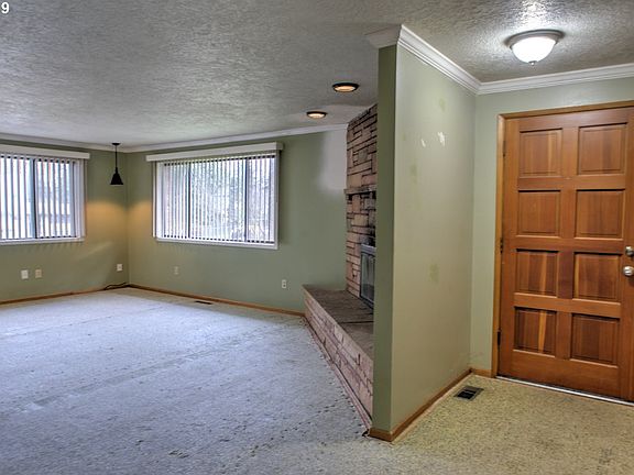 3rd image of 1318 NE 115th St