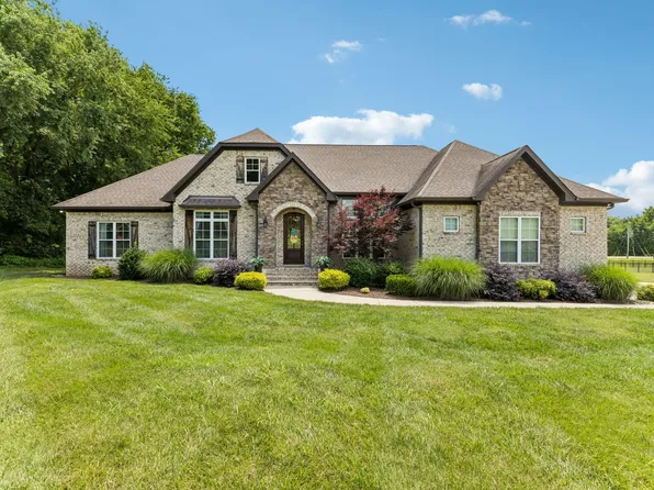 3926 Amanda Beth Ct, Columbia, TN 38401