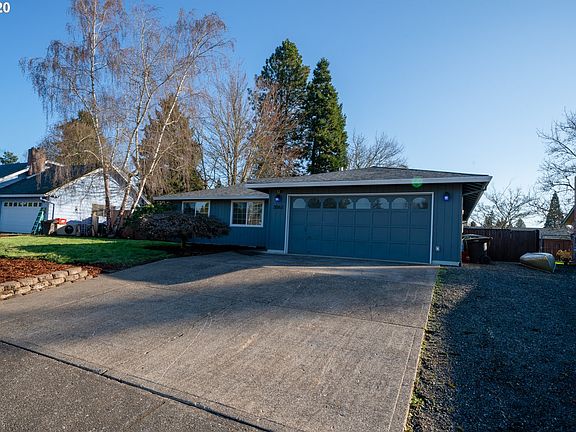 2nd image of 3062 NE Meadow Ln