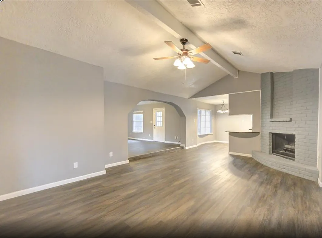 4 bed, 1964 sqft, $2,500 — Photo 3