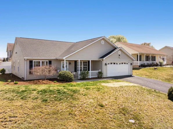 12 S Foxhall Ln, Weyers Cave, VA 24486