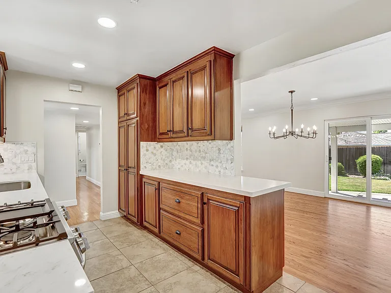 4521 Juno Way — Photo 10
