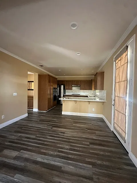 4 bed, 2.5 bath, 2011 sqft, $3,000 — Photo 4