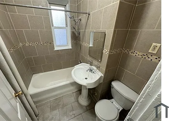 196 Roseville Ave #2 — Photo 2