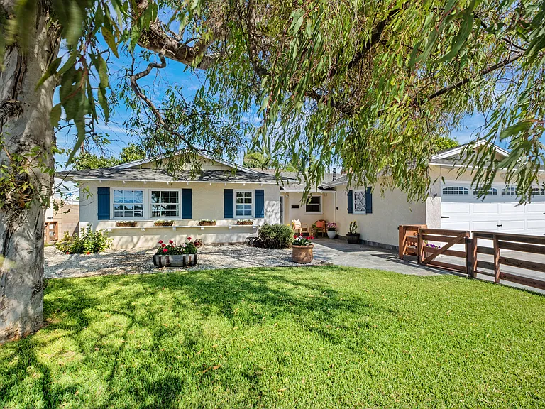 16002 Warren Ln — Photo 58