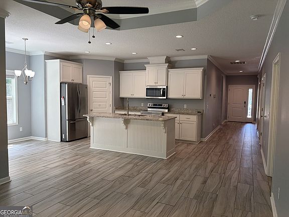 5th image of 325 Gary Cir