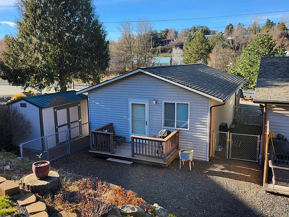 2nd image of 1240 SE Johnson Ave