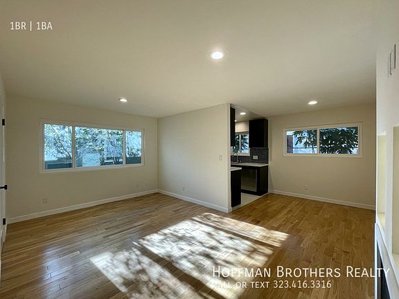 3rd image of 1809 Oak St #1A