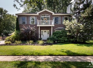 153 Saint Marys Pkwy, Buffalo Grove, IL