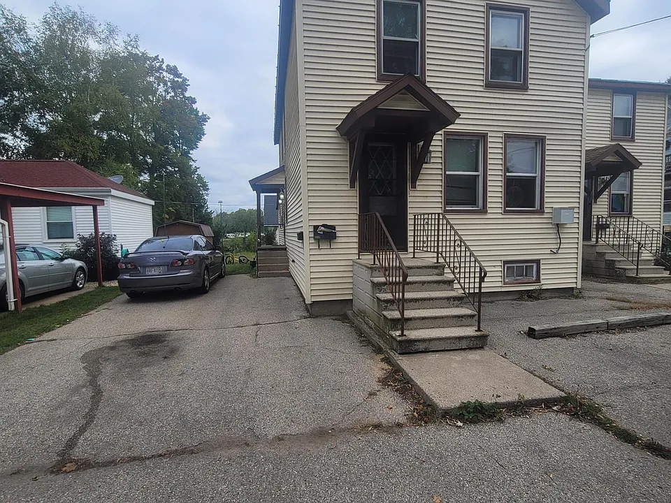 106 Pecor St #1/2