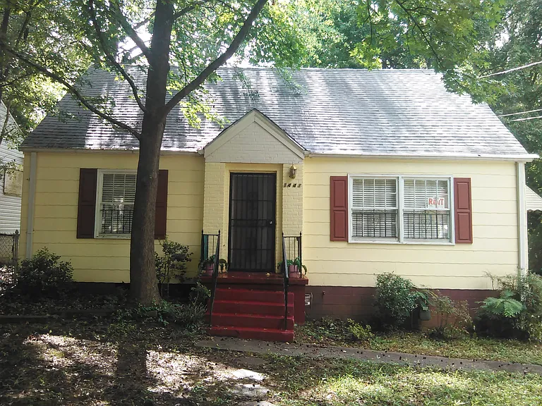 Lockwood Dr SW — Photo 1