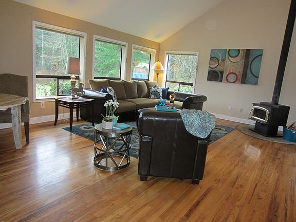 2nd image of 6421 196th St SE