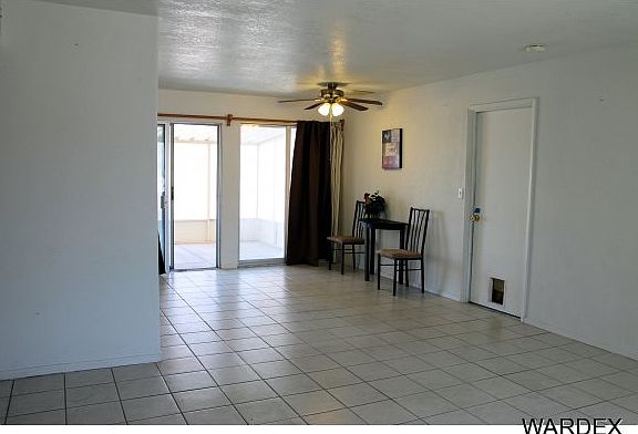 3rd image of 823 Lakeland Dr