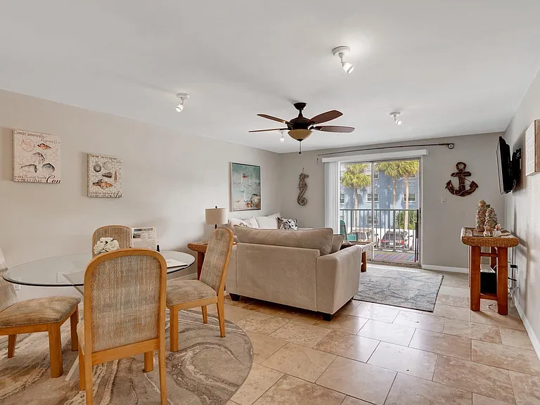 464 N Paula Dr #211 — Photo 16