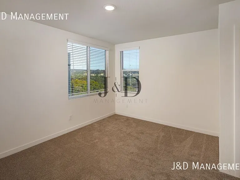 5845-5855 Riley St — Photo 28