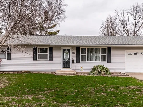705 Arlington Dr, Marshalltown, IA 50158