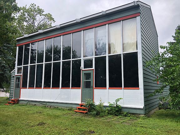 2nd image of 701 Givens Ln