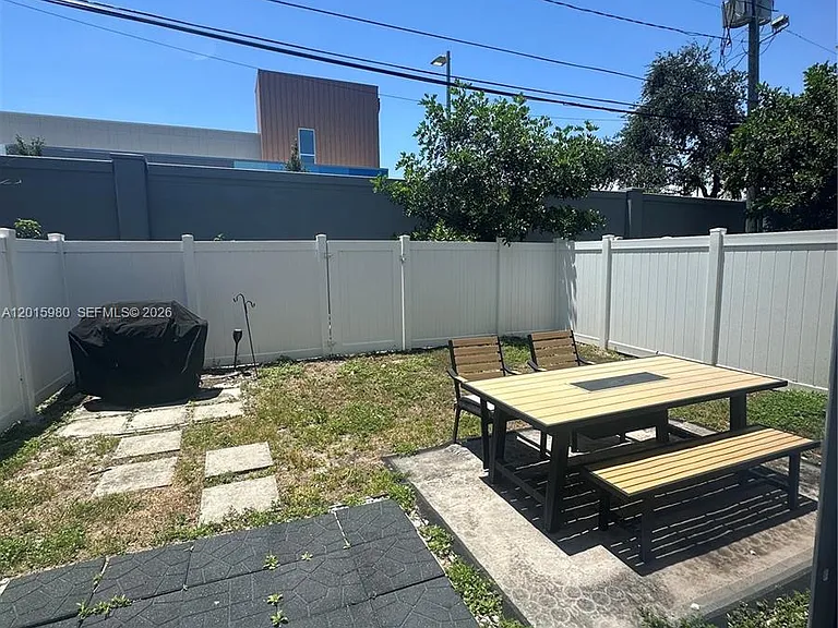 5402 Pointe Villa Dr #B — Photo 35