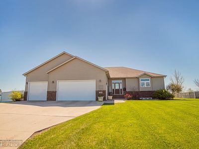 329 Liberty Ln, Horace, ND, 58047
