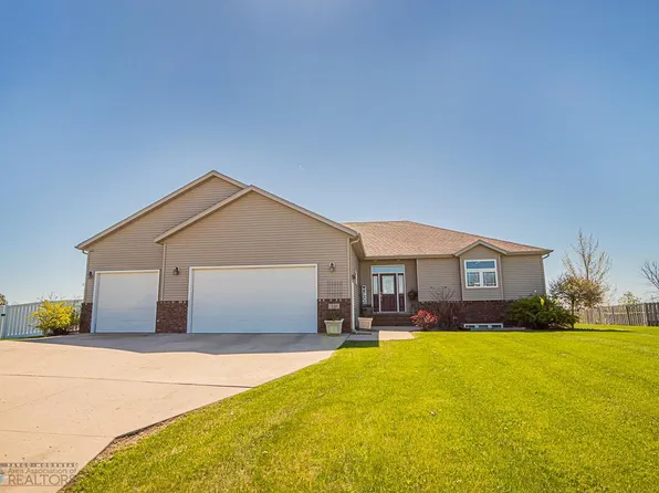 329 Liberty Ln, Horace, ND 58047