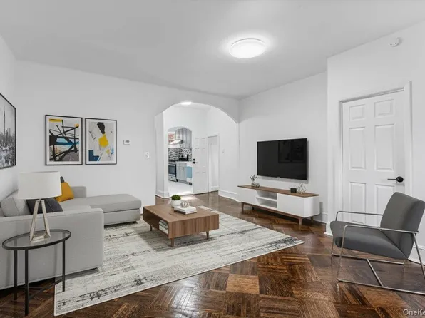 161-36 Grand Central Parkway, Jamaica Hills, NY 11432