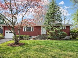 10 Laurel Pl, West Caldwell Twp., NJ 07006
