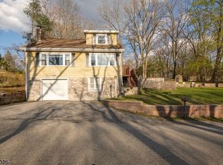 4 Alamoosook Rd, Highland Lakes, NJ 07422