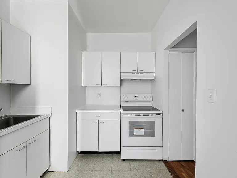 153 E 165th St #4D — Photo 3