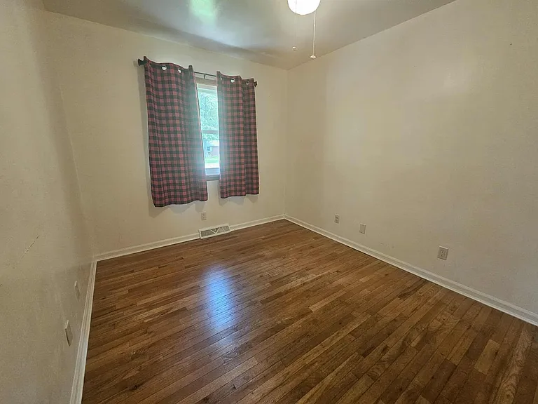 4009 Lor Ron Ave — Photo 9