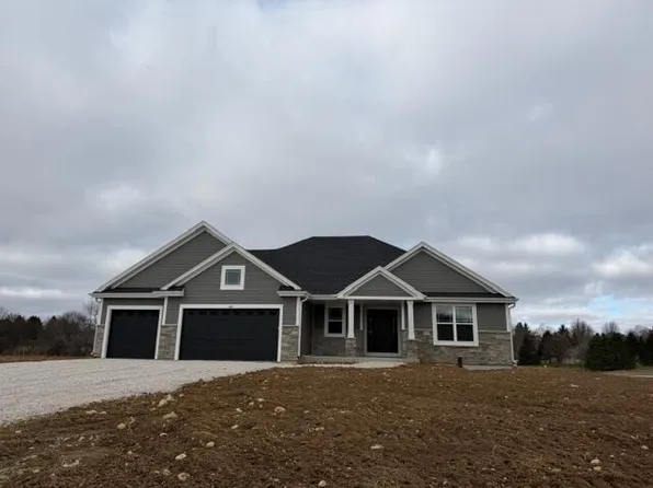 621 Wickland WAY, Colgate, WI 53017