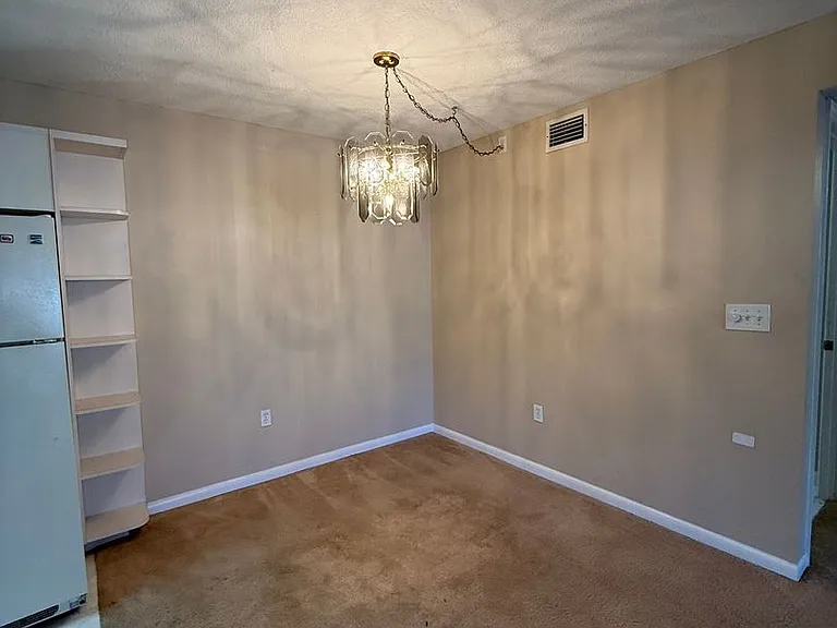 3380 Crystal Ct E #B — Photo 7