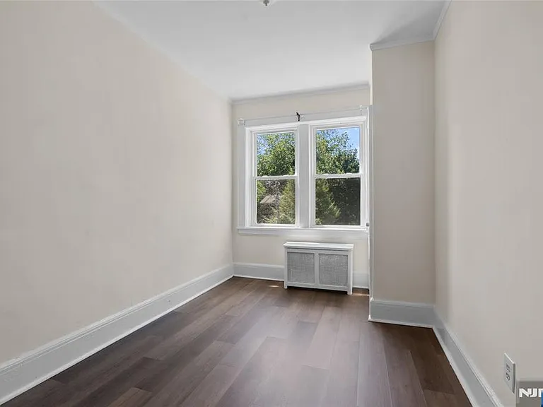 60-62 Elmwood Ave — Photo 16