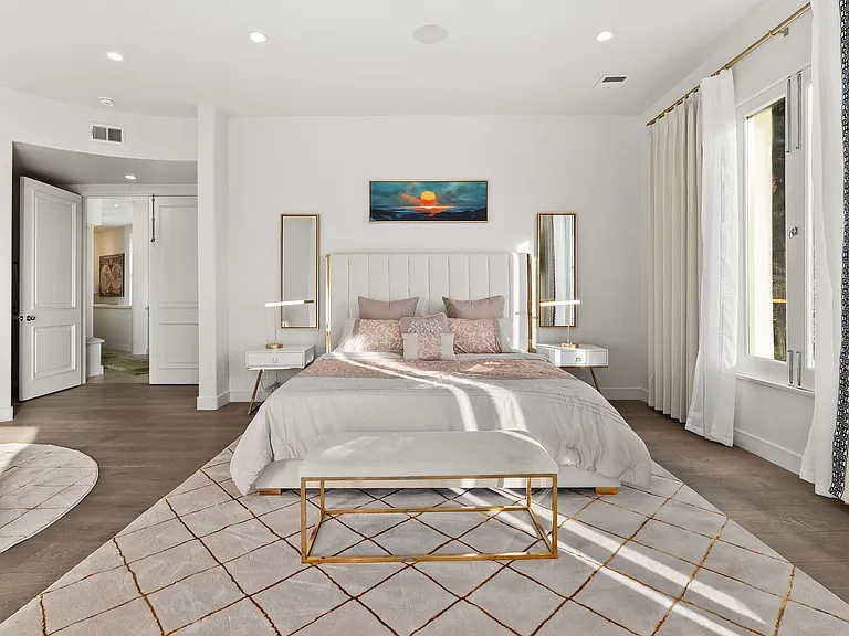 1368 N Doheny Pl — Photo 37