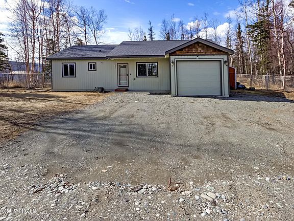 2nd image of 940 N Helen Ln