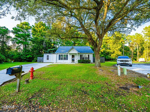 2nd image of 236 Flatwoods Court SE