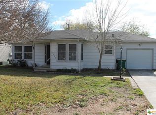 2305 E Sabine St, Victoria, TX 77901