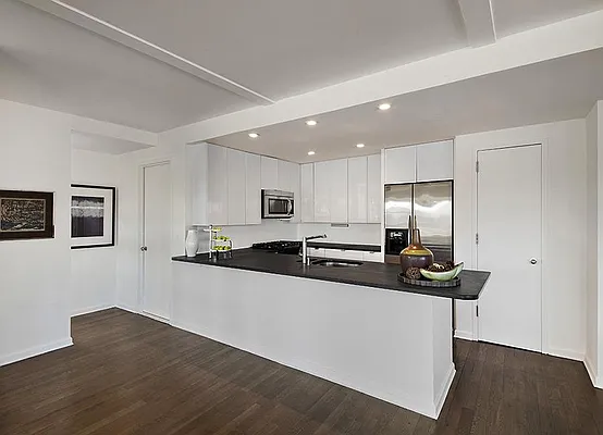 Sold by Warburg | media 5