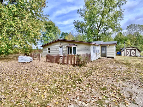 1401 S Miner Rd, Crystal, MI 48818