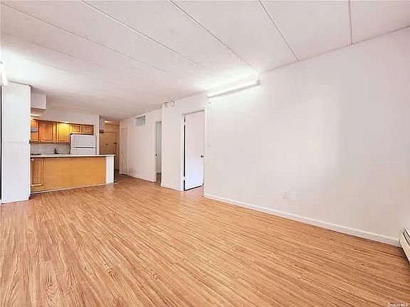 4th image of 14727 Barclay Ave Floor 2