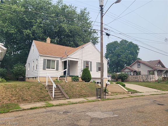 4th image of 1231 Homedale Ave NW