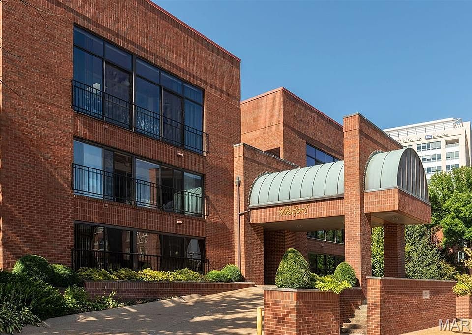 1st image of 4554 Laclede Ave APT 107