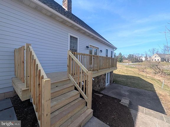 5th image of 1520 Herrs Ridge Rd