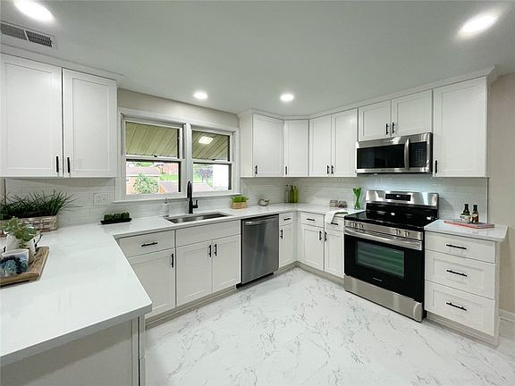 4th image of 813 Brookview Dr