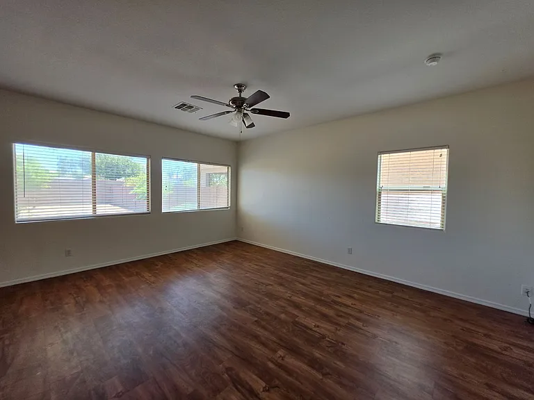 22257 N Gibson Dr — Photo 6