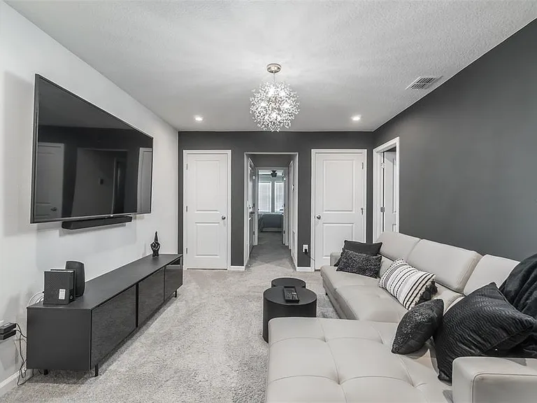 8518 Primrose Willow Pl — Photo 18